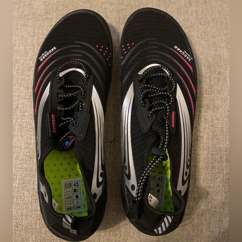 Saguaro Silver Black Water Shoe